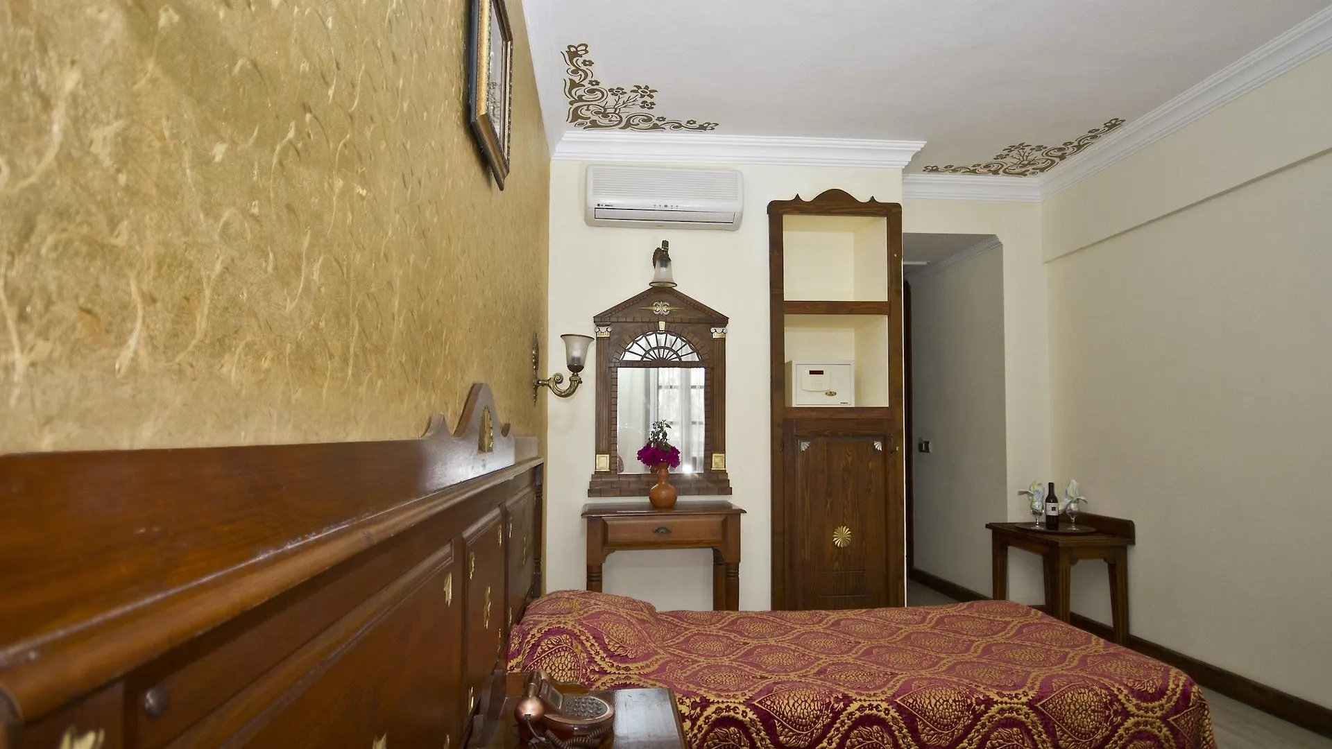 Costa Bitezhan Hotel