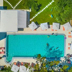 cocons-luxury-suites-villas.hotelschalkidiki.net/